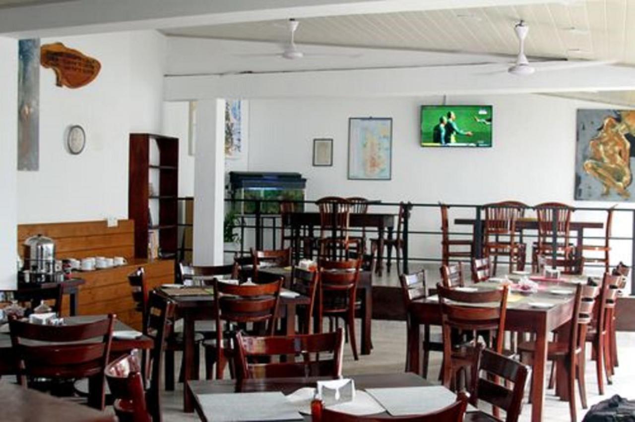 Happy Night Holiday Inn Unawatuna Exterior photo
